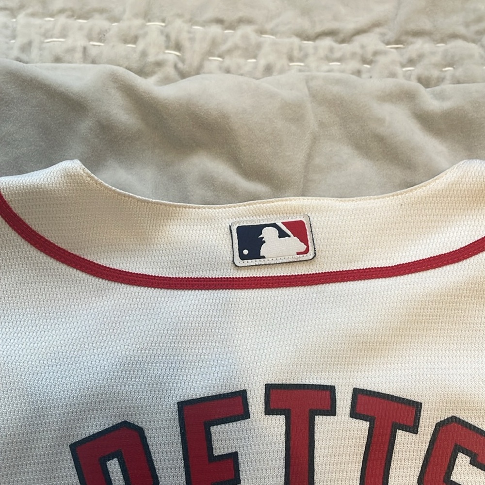 Majestic boys Mookie Betts Red Sox jersey from 2019 - Picture 7 of 7